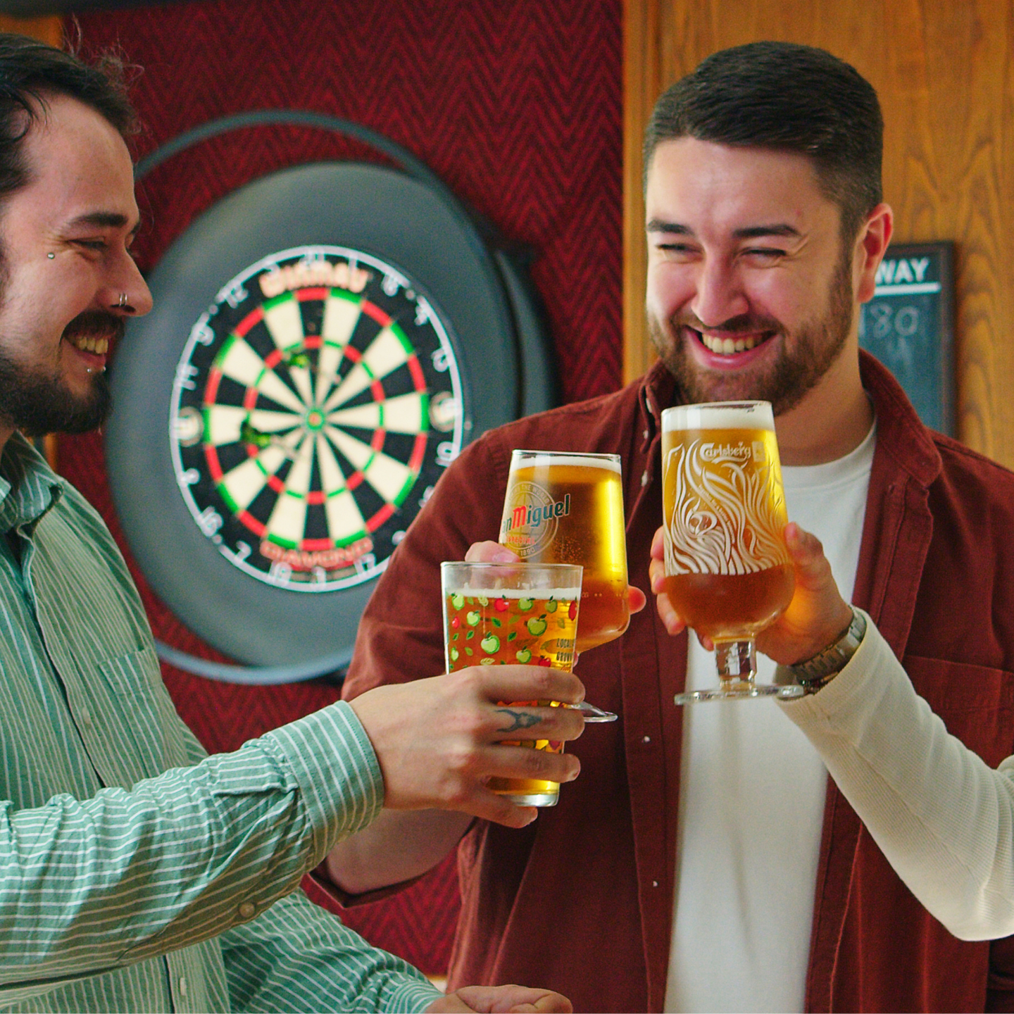 Raise a glass This Father's Day at The Queens Head in bromsgrove!